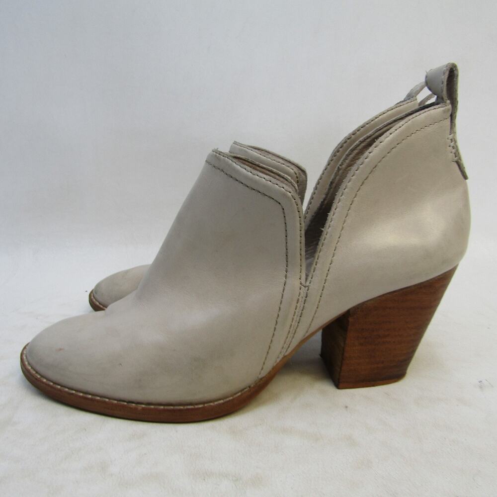 Jeffrey Campbell Womens Size 9.5 M Beige Leather Ankle Fashion Boots Bootie